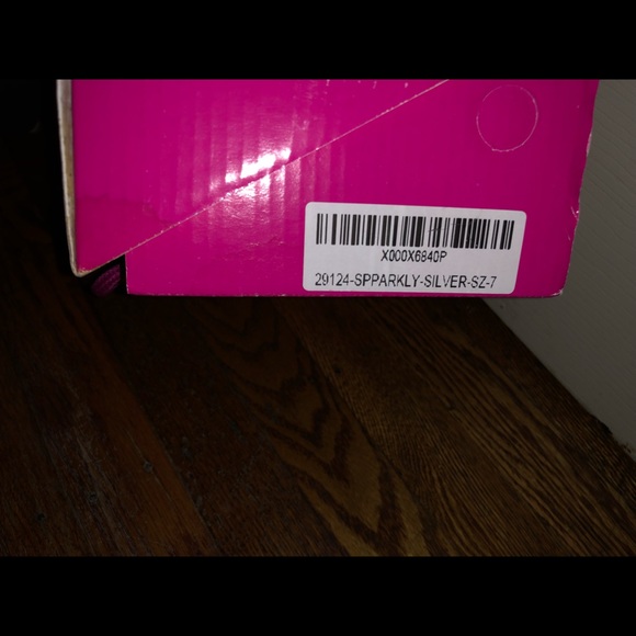 Thong Sandals - Picture 2 of 5